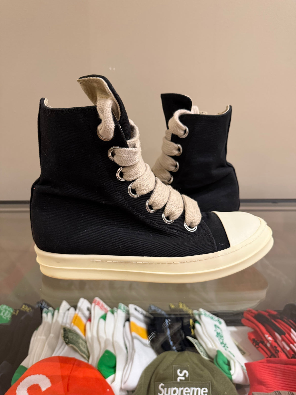 Rick Owens DRKSHDW
Ramone Jumbo Lace- Black
Milk Nylon Canvas