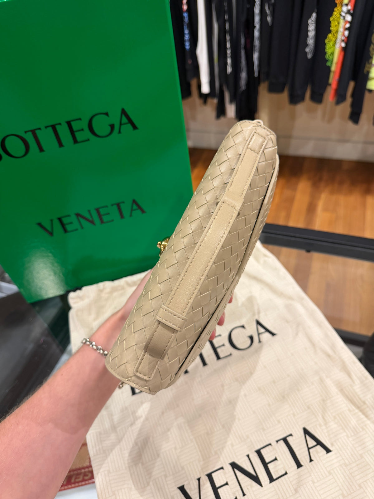 Bottega Veneta Knot Lock Shoulder Bag - Ecru