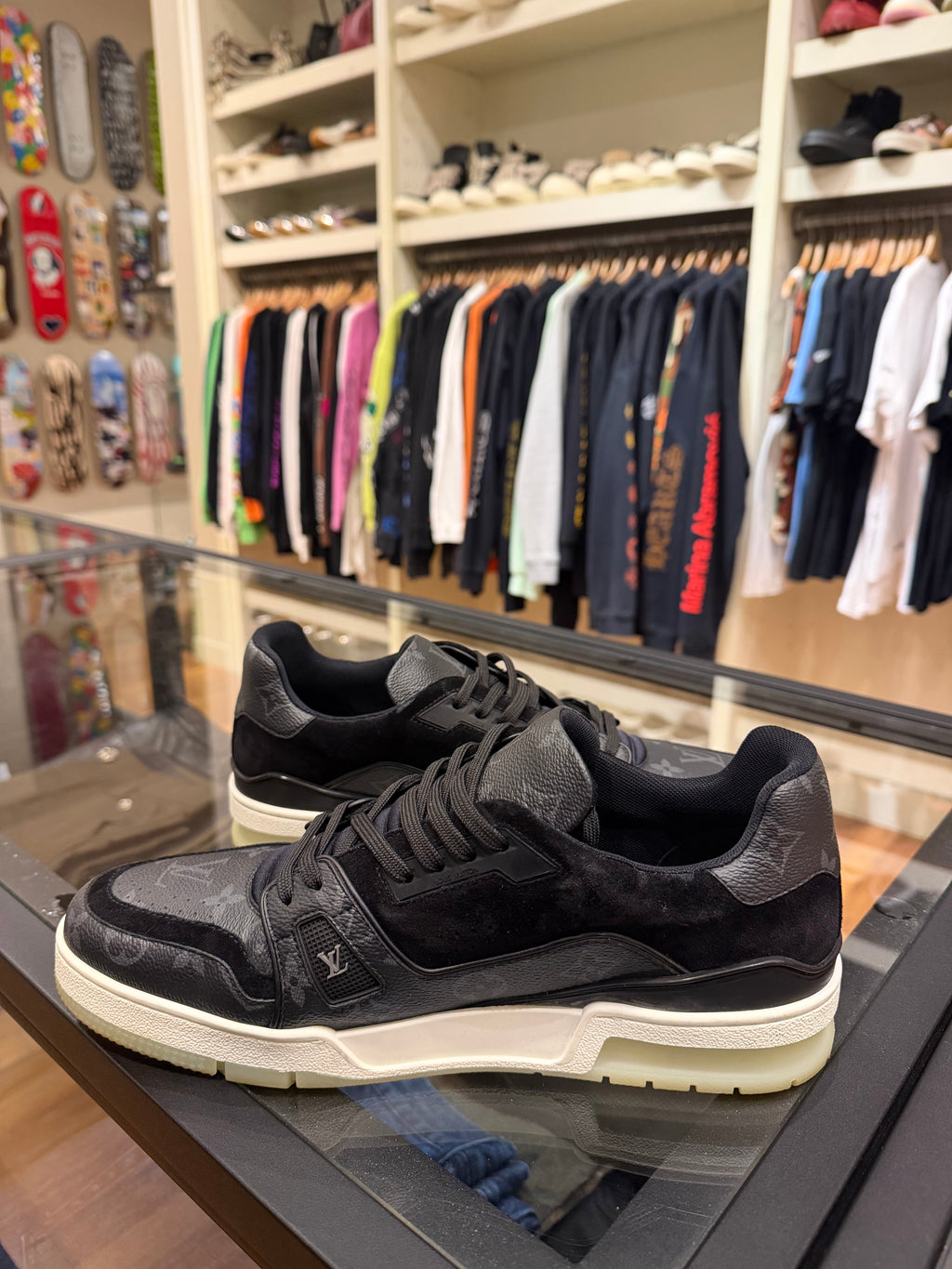 Louis Vuitton Trainer - Black Monogram