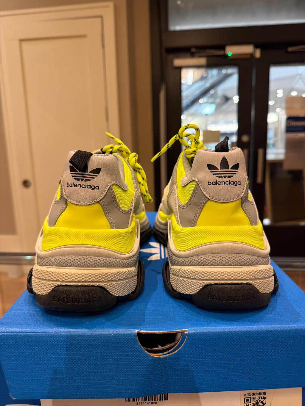 Balenciaga Triple S - Fluo