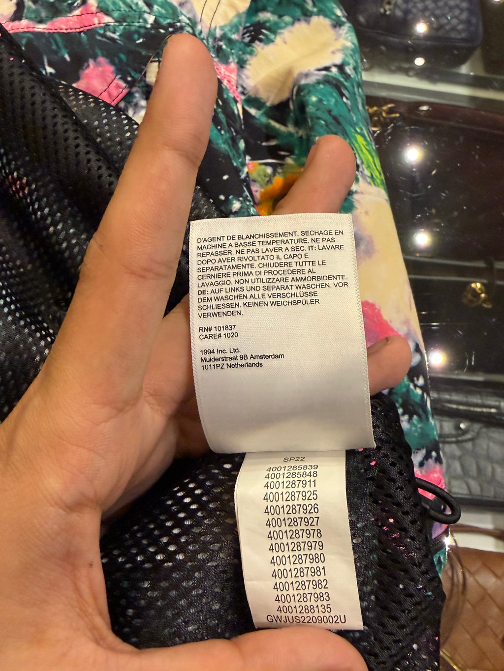 Supreme x The North Face Trekking Convertible Jacket-
Flowers
