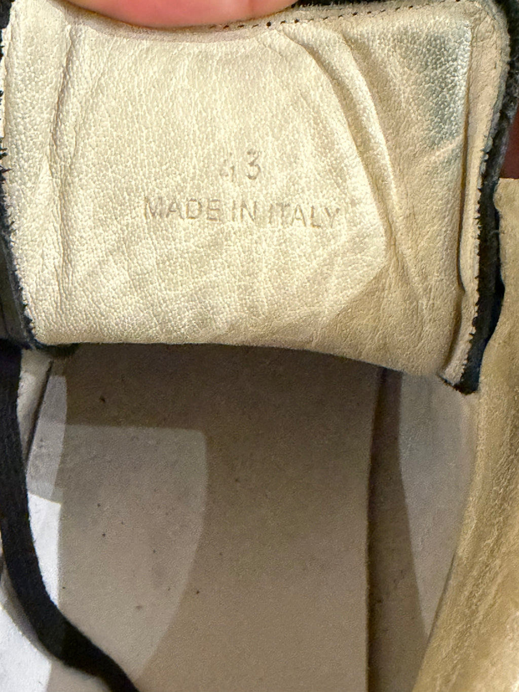 Maison Margiela Replica High
GAT - Cracked Black Leather