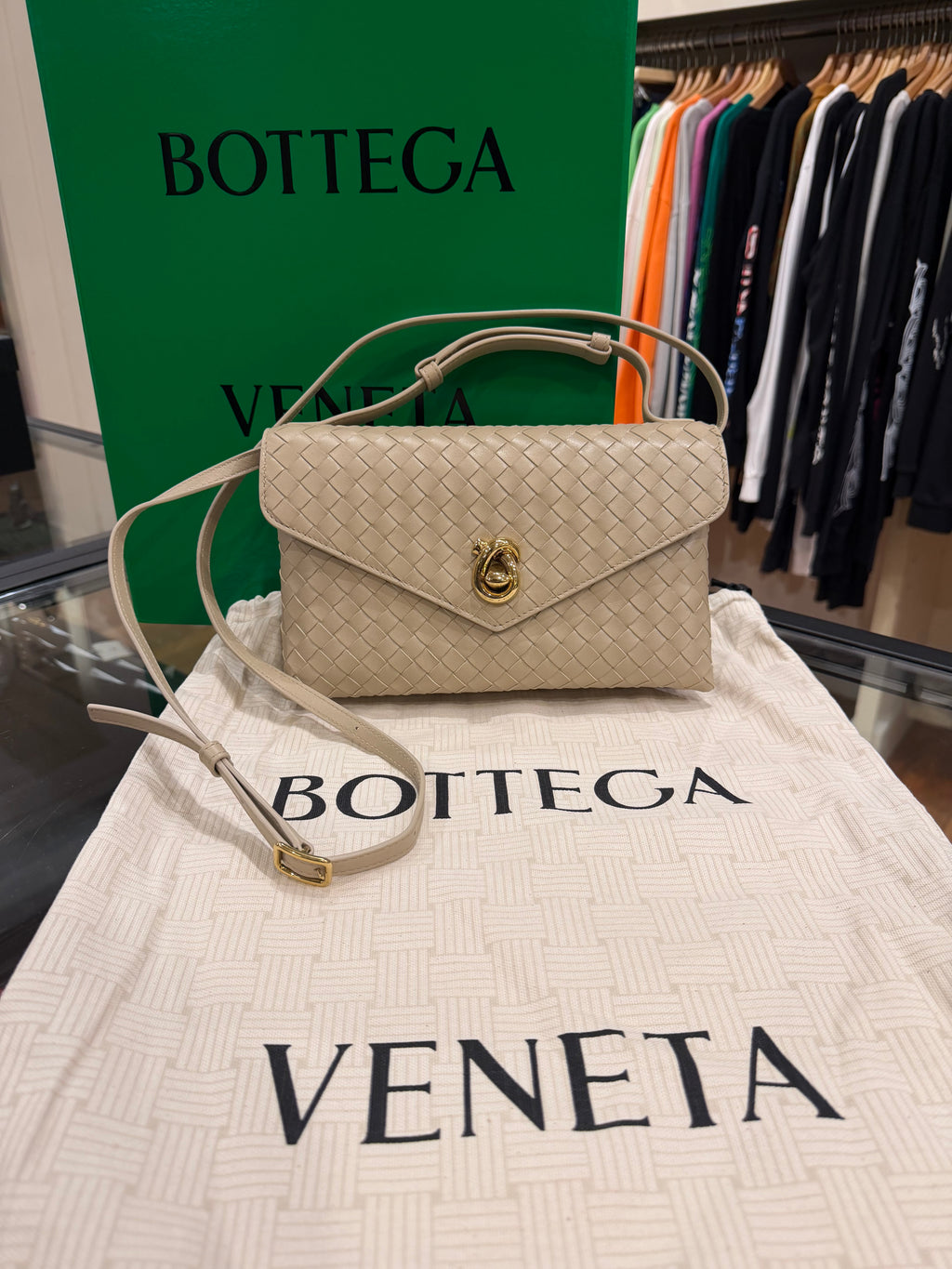 Bottega Veneta Knot Lock Shoulder Bag - Ecru
