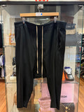 Rick Owens Drop Crotch Capri
Shorts - Black
