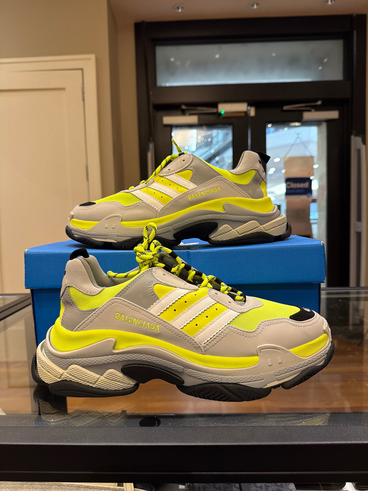 Balenciaga Triple S - Fluo