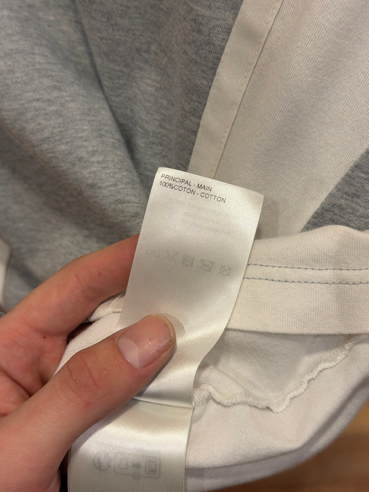 Louis Vuitton Signature LS - Grey/Red/White