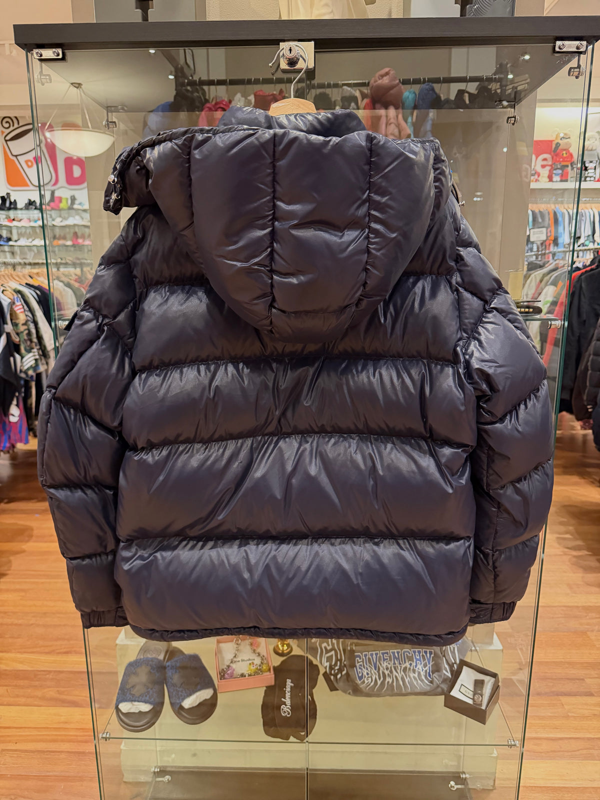 Moncler Maury Down Jacket-
Navy