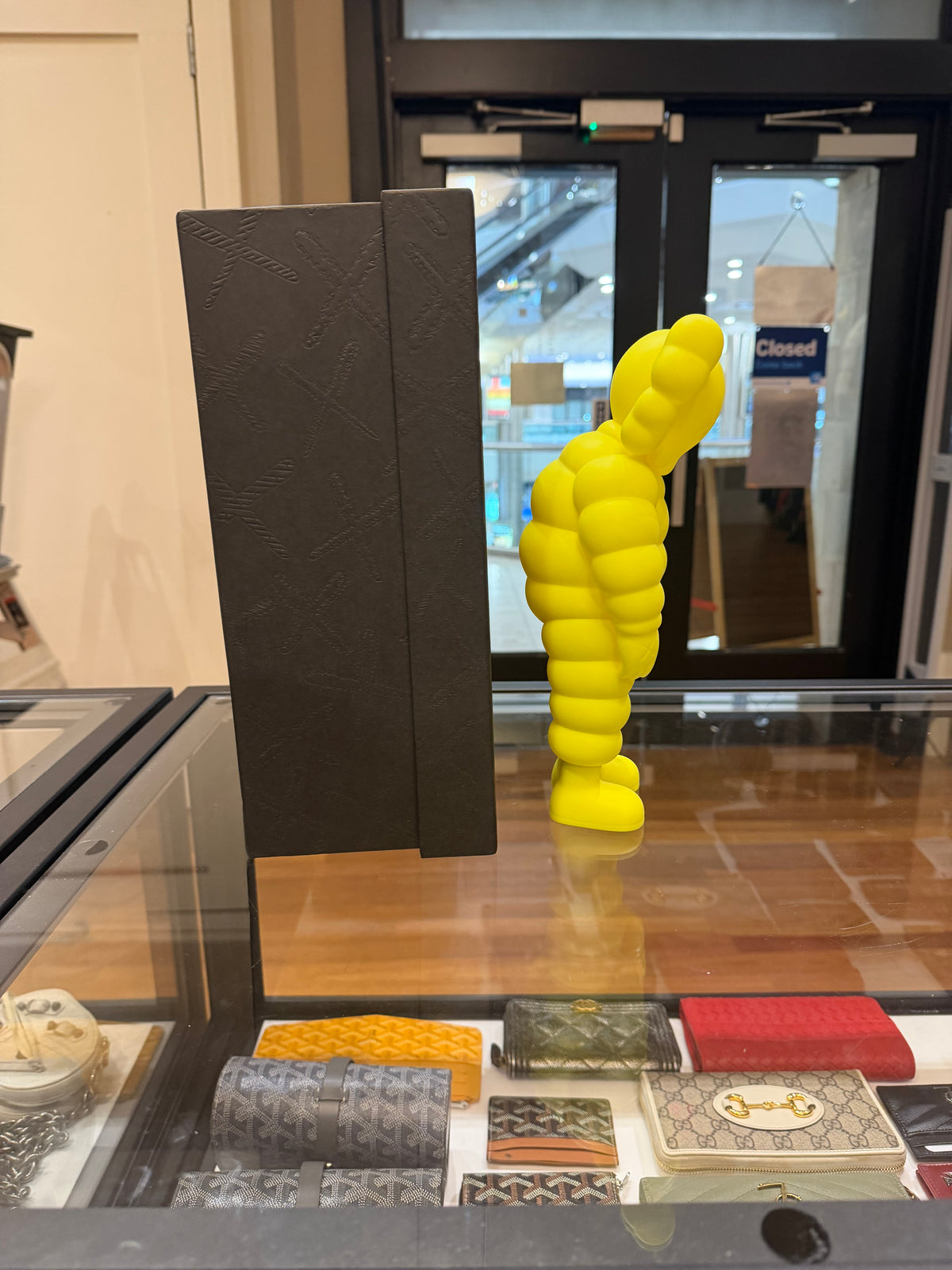 Kaws Open Edition What Party Figure - Neon