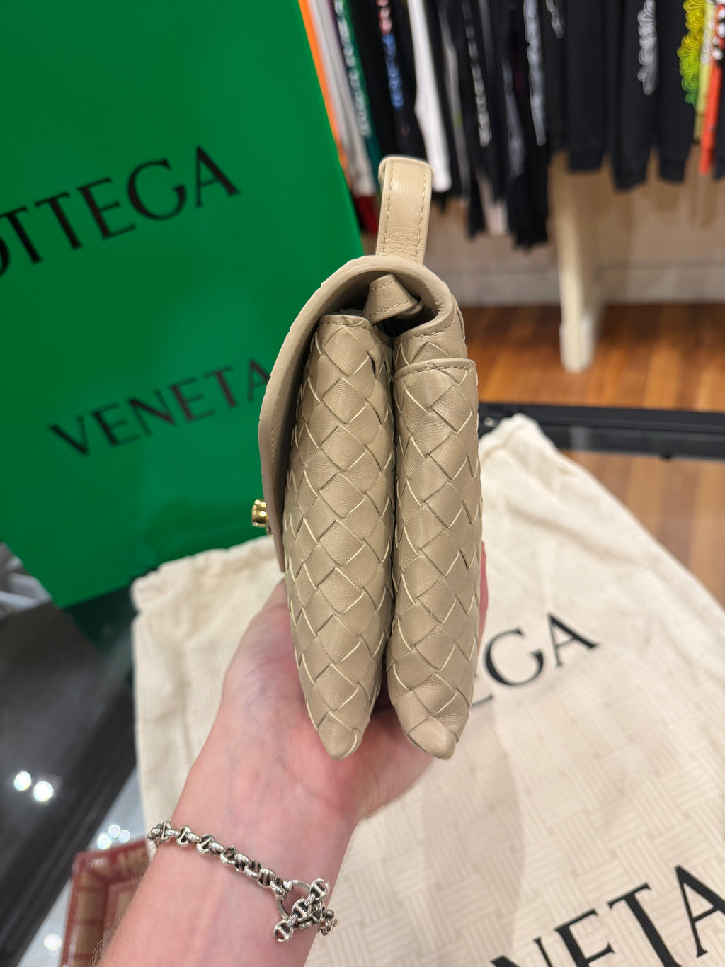 Bottega Veneta Knot Lock Shoulder Bag - Ecru