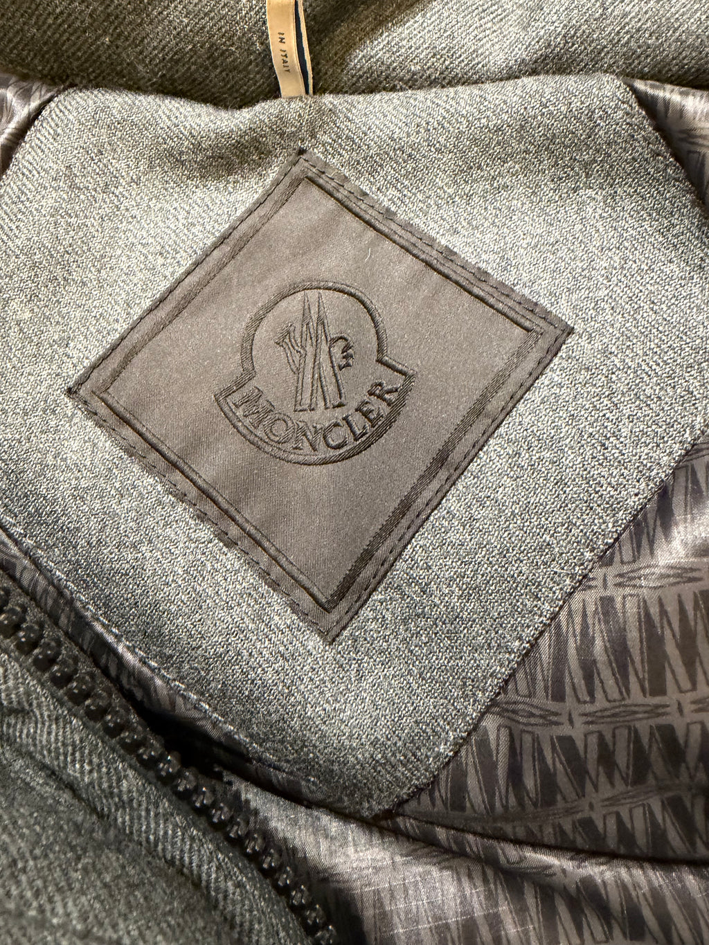 Moncler x White
Mountaineering Rabbit Fur
Fenrir Down Jacket