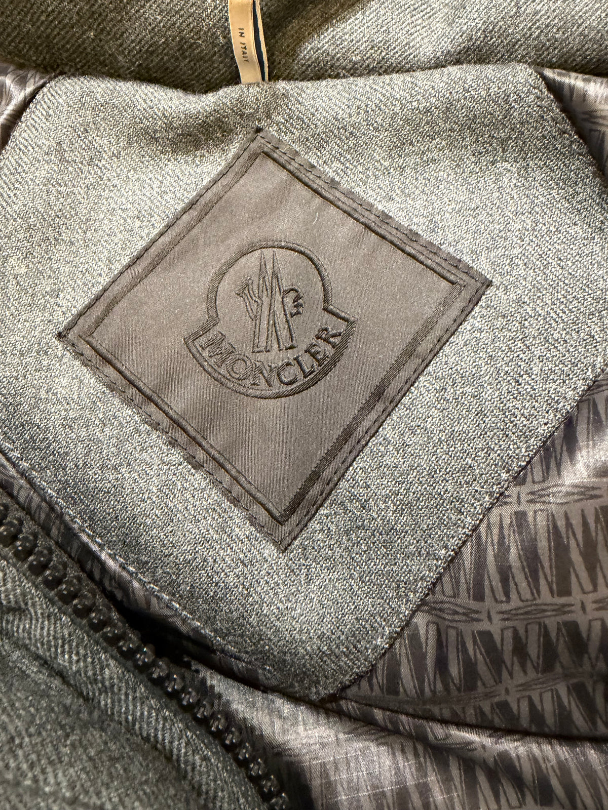 Moncler x White
Mountaineering Rabbit Fur
Fenrir Down Jacket