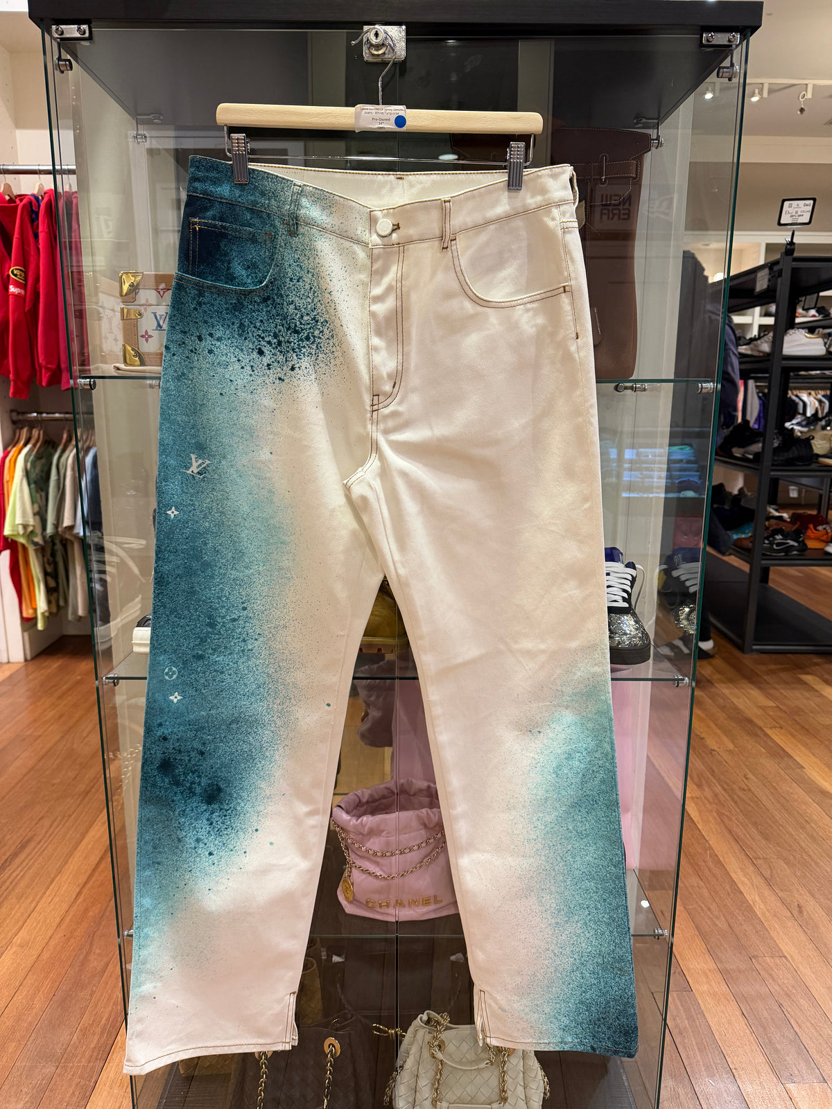 Louis Vuitton LV Spray Deni
Jeans - White/Turquoise