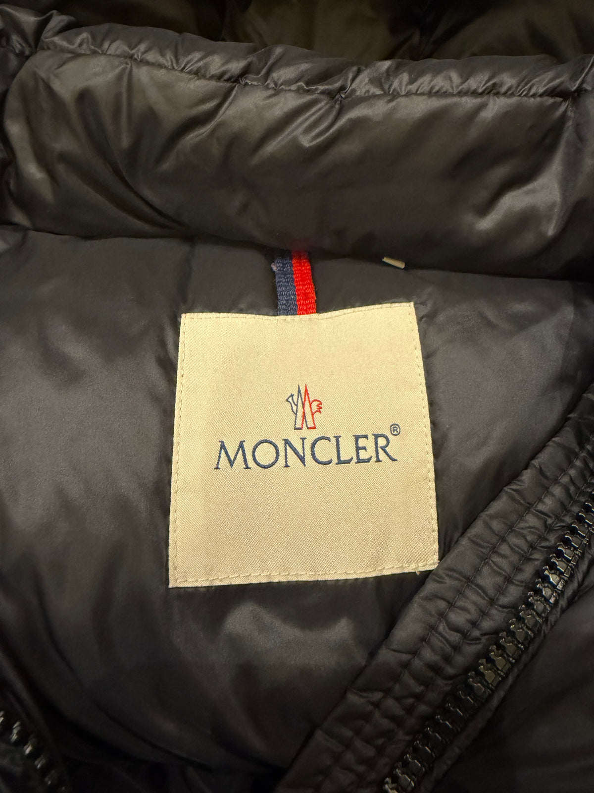 Moncler Fourmi Short Down
Jacket - WMN