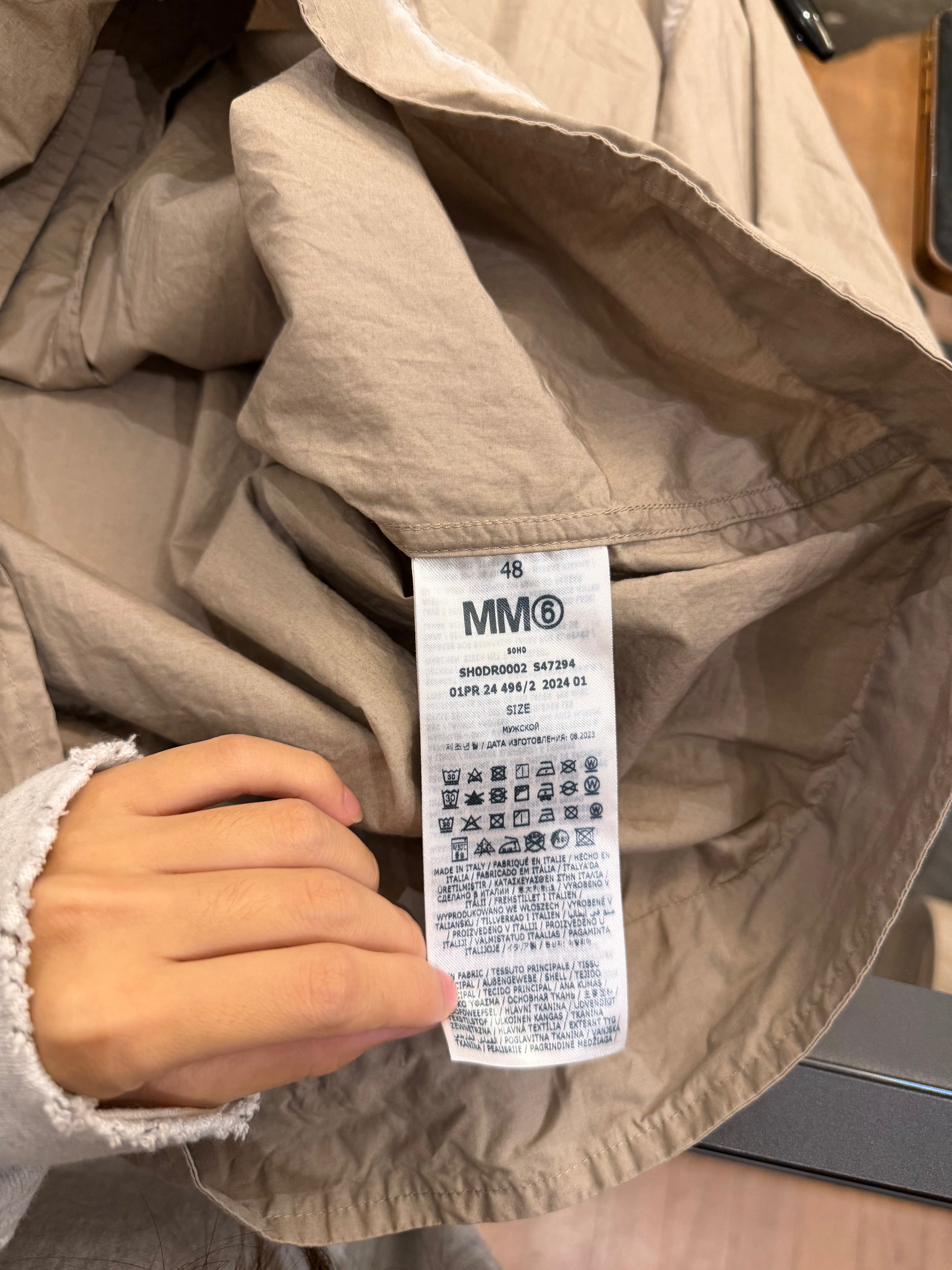 MM6 Maison Margiela Button
Up SS