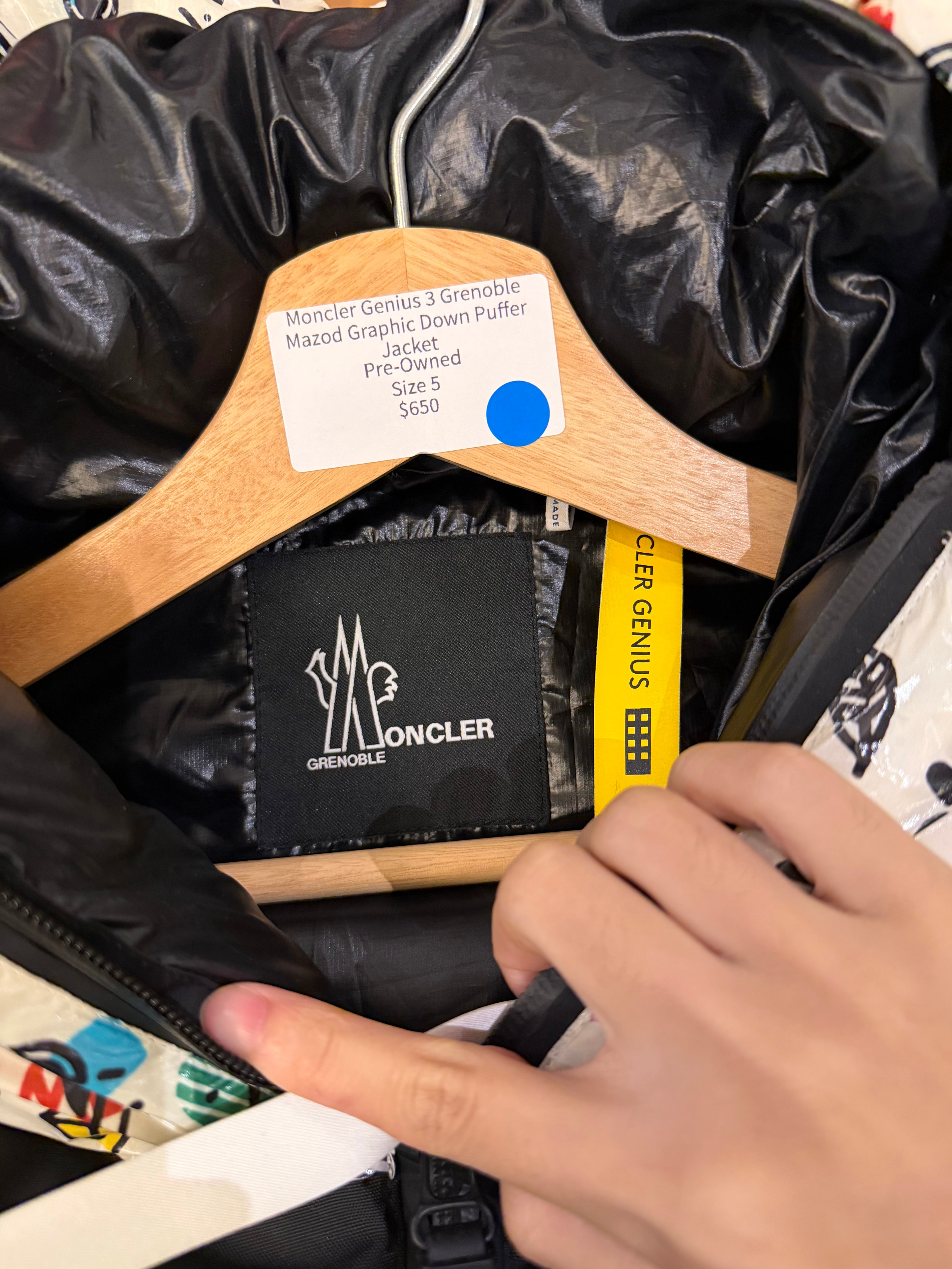 Moncler Genius 3 Grenoble
Mazod Graphic Down Puffer
Jacket