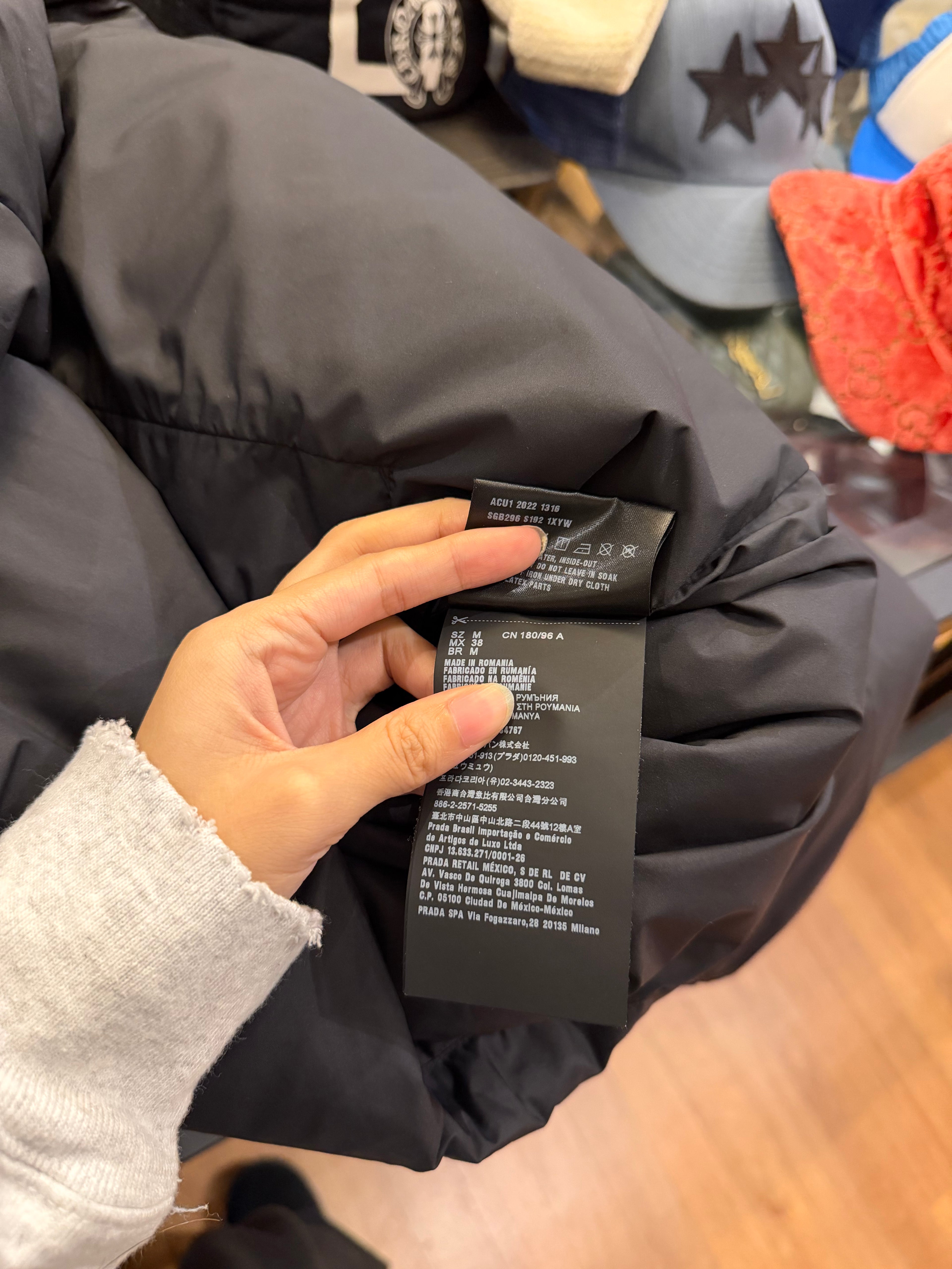 Parada Nylon Puffer Jacket -
Black