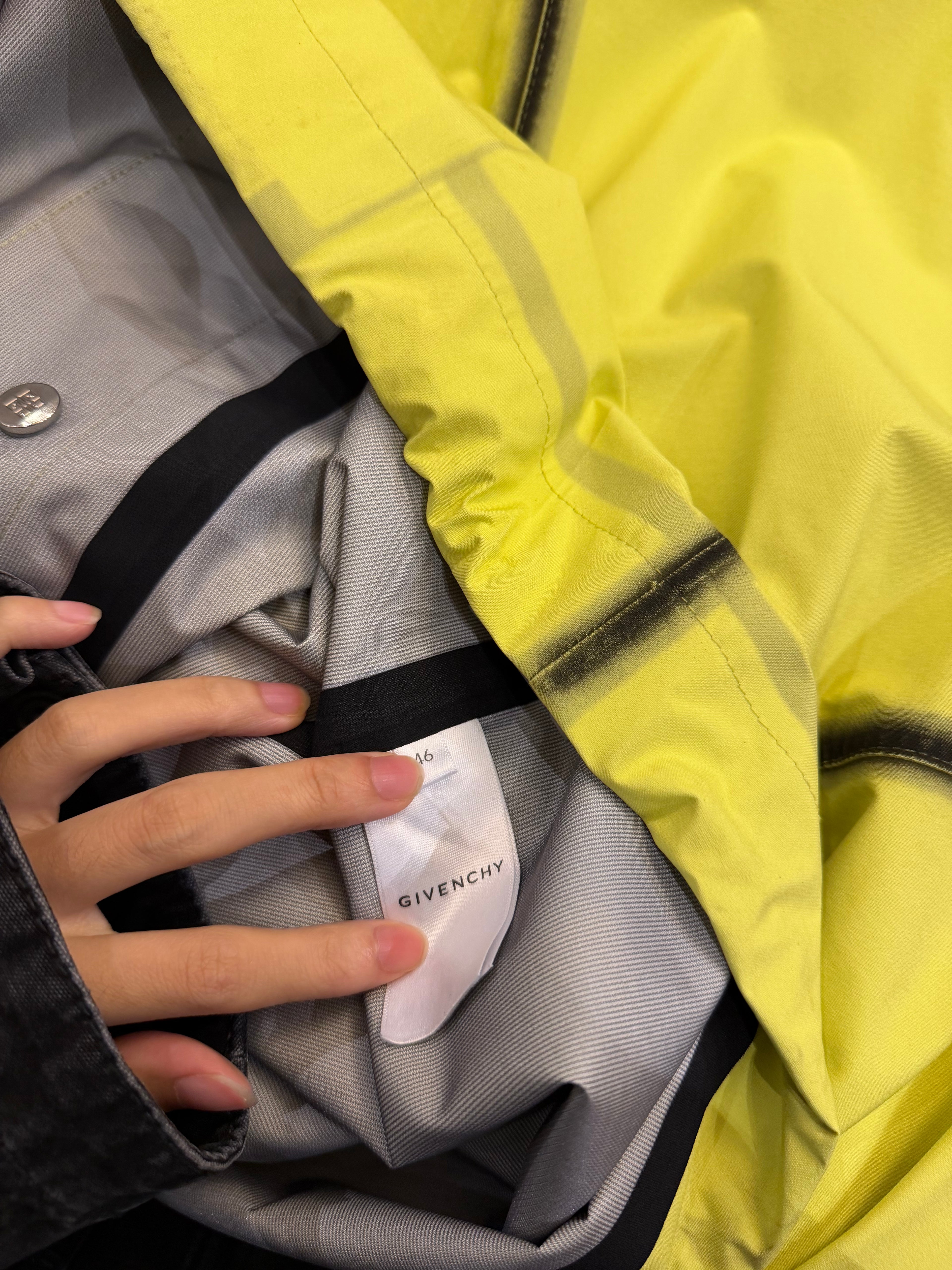 Givenchy Printed Raglan Windbreaker - Lemonade