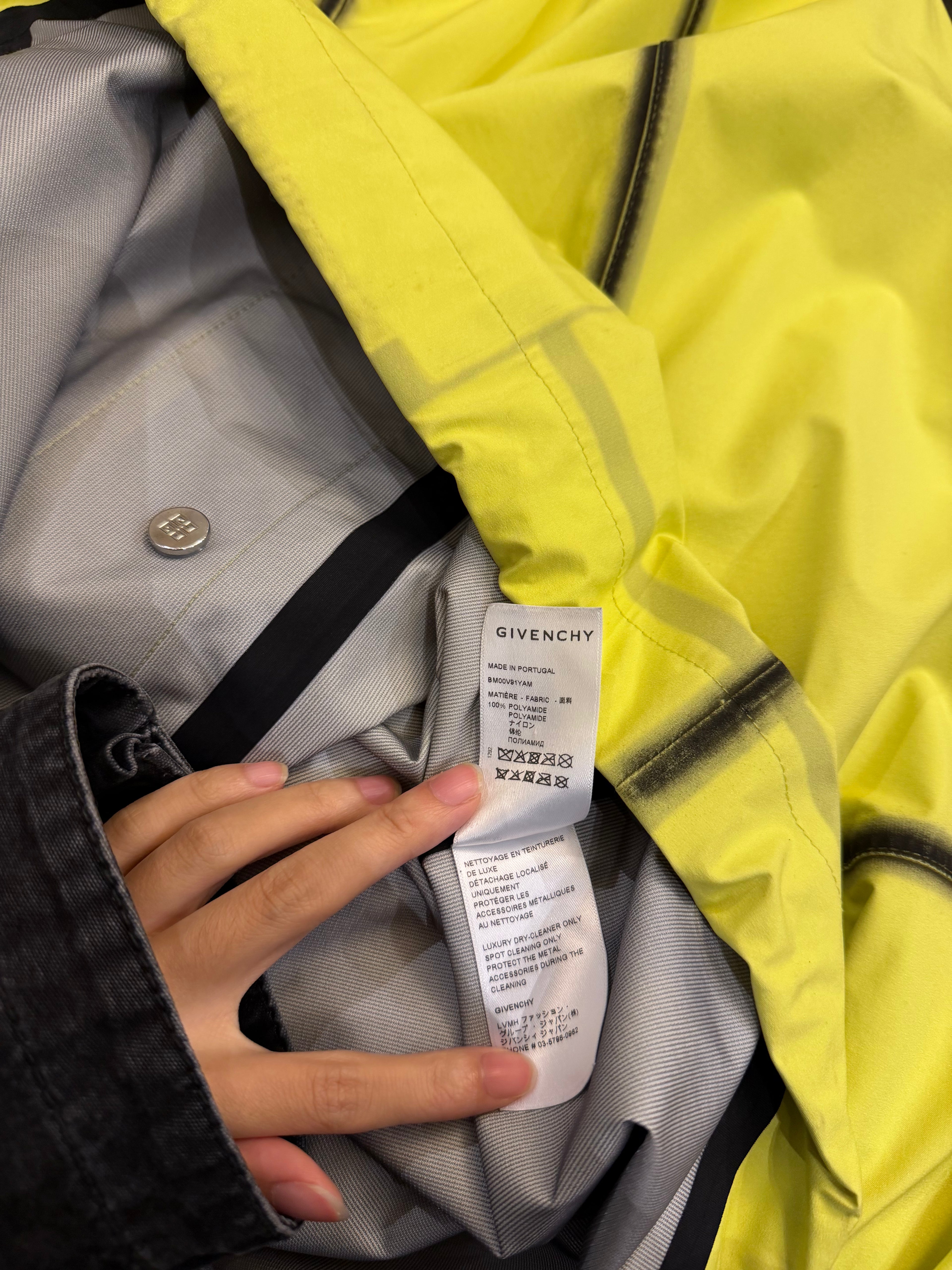 Givenchy Printed Raglan Windbreaker - Lemonade