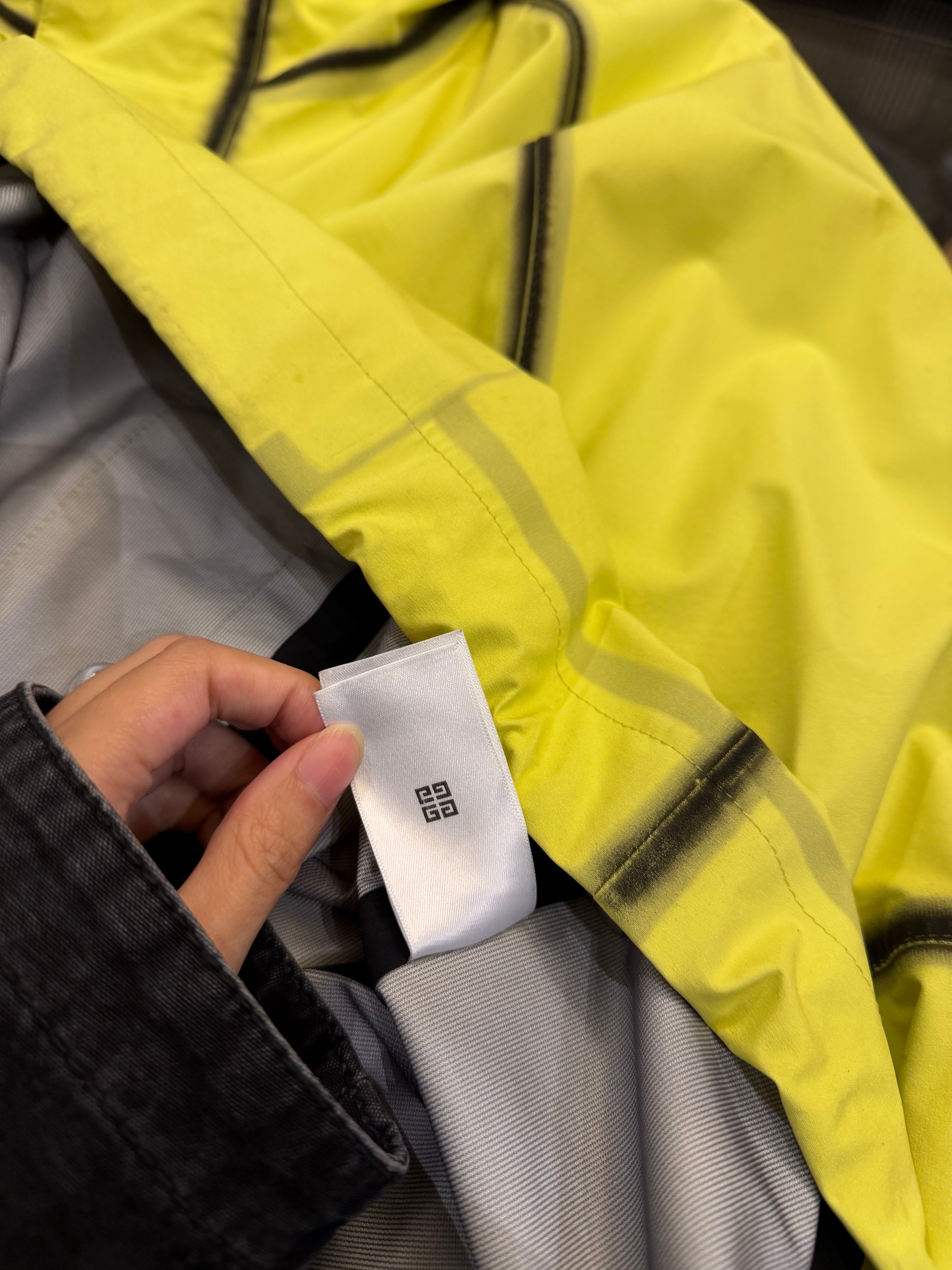 Givenchy Printed Raglan Windbreaker - Lemonade