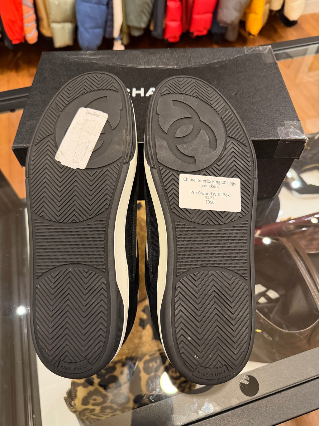 Chanel Interlocking CC Logo
Sneakers®