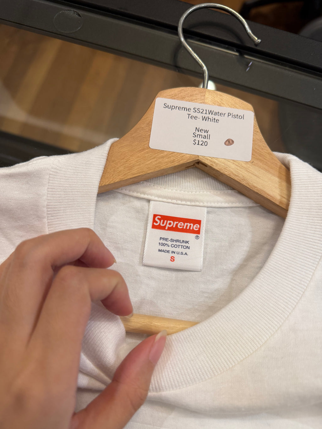 Supreme SS21Water Pistol
Tee-