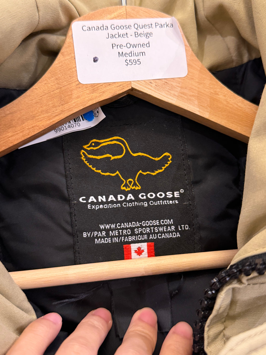 Canada Goose Quest Parka
Jacket - Beige