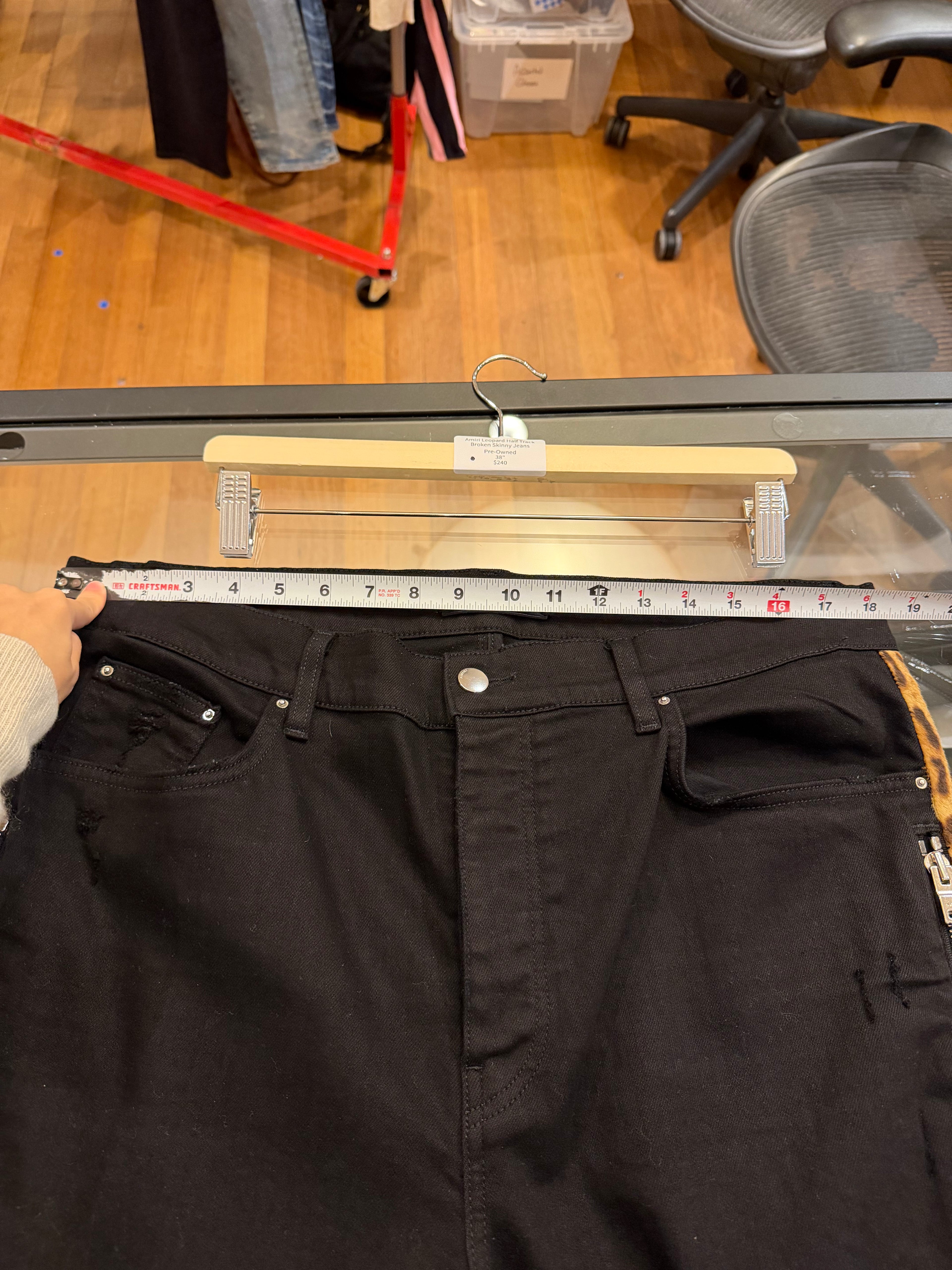 Amiri Leopard Half Track
Broken Skinny Jeans