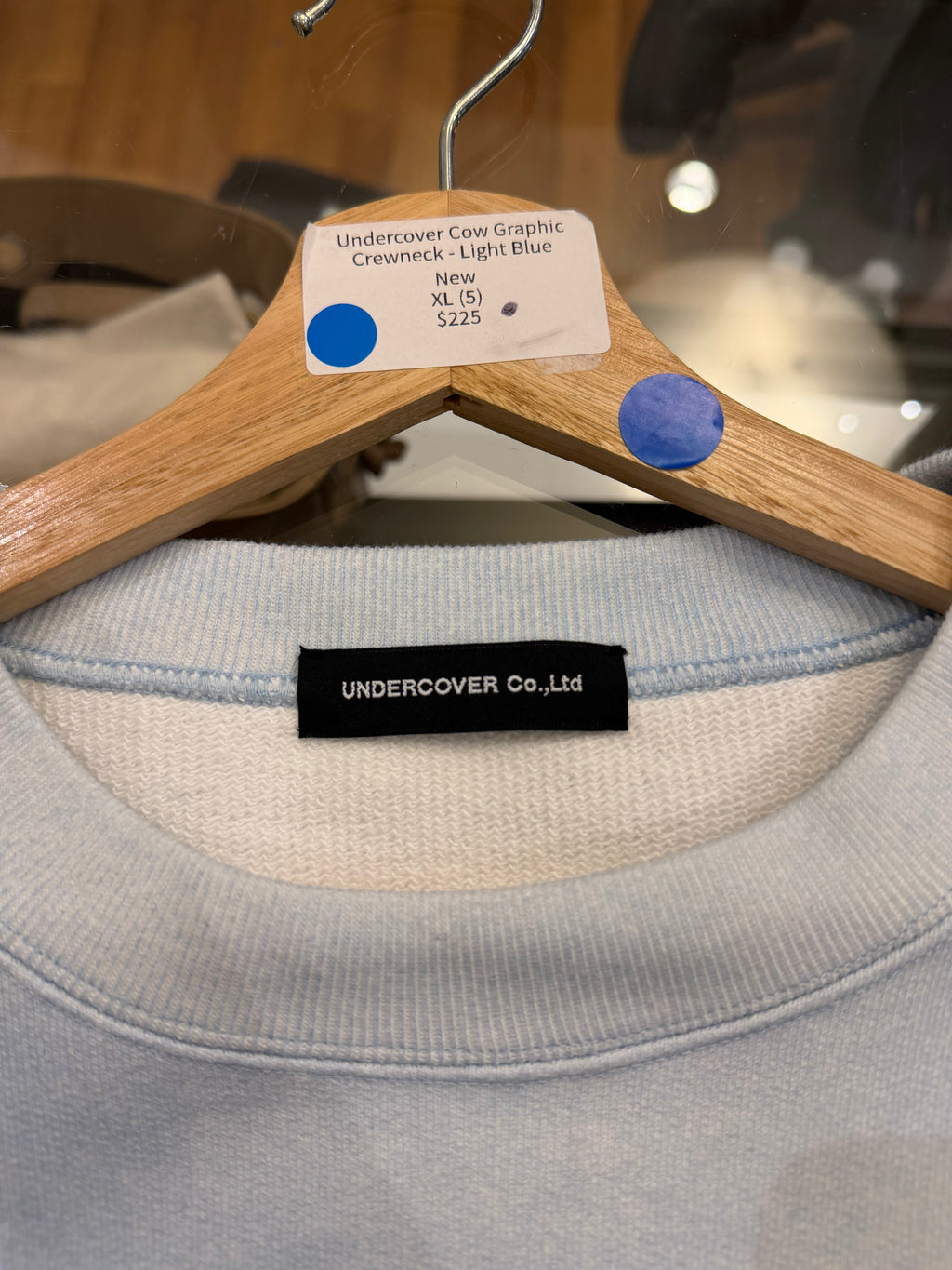 Undercover Cow Graphic
Crewneck - Light Blue
