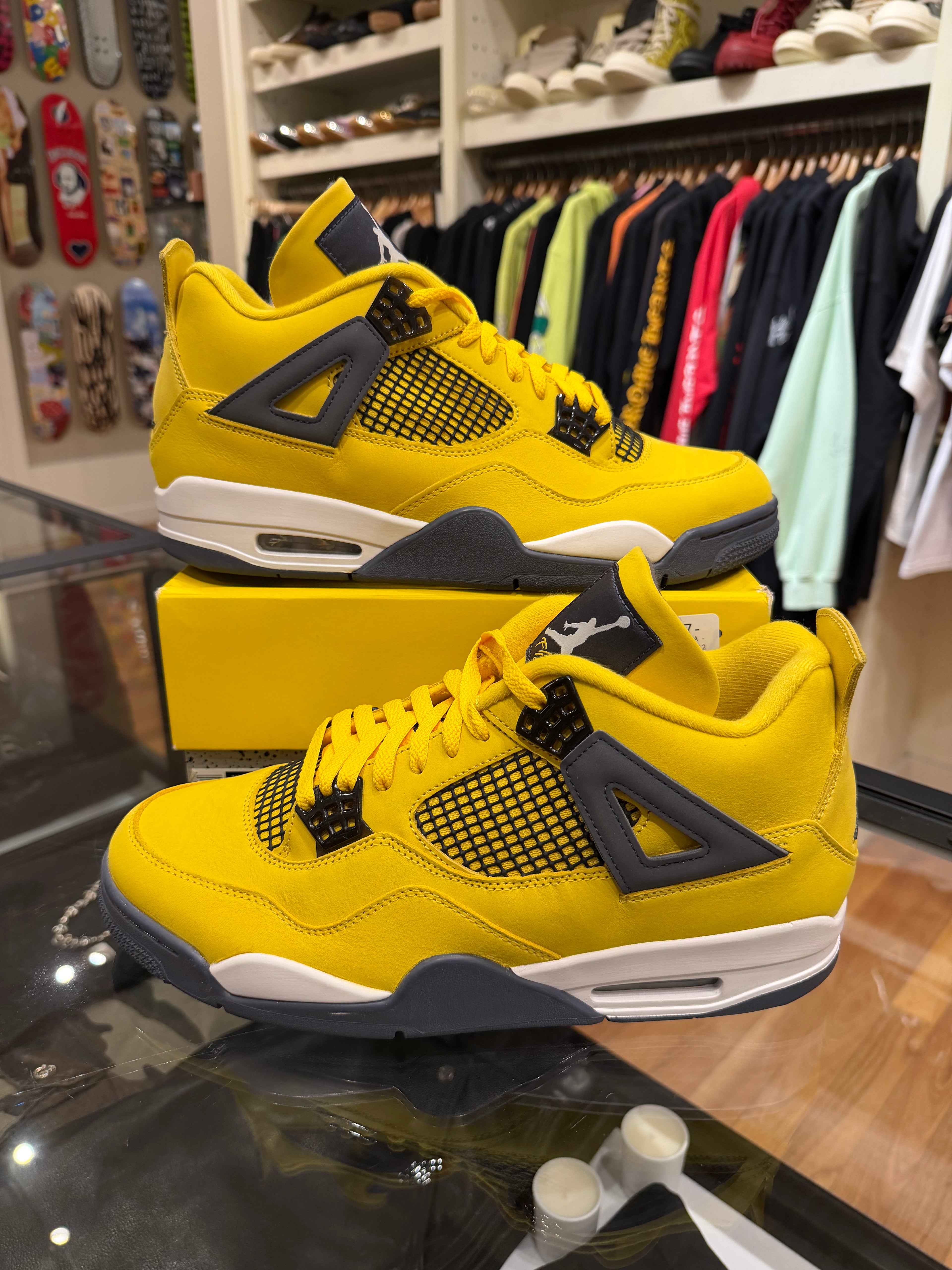 Air Jordan 4 ‘Lightning’