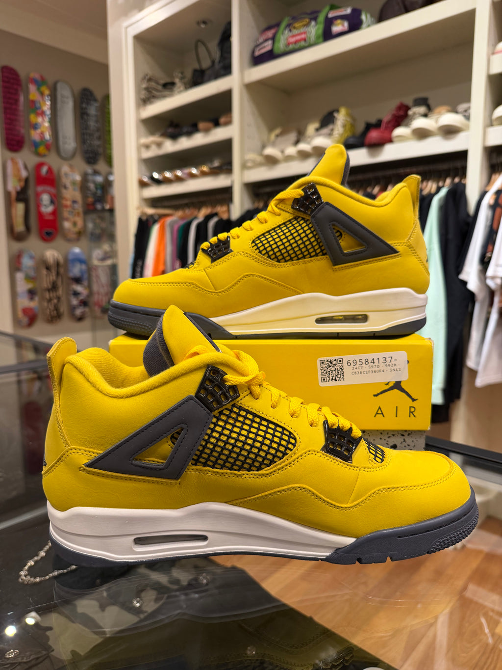 Air Jordan 4 ‘Lightning’