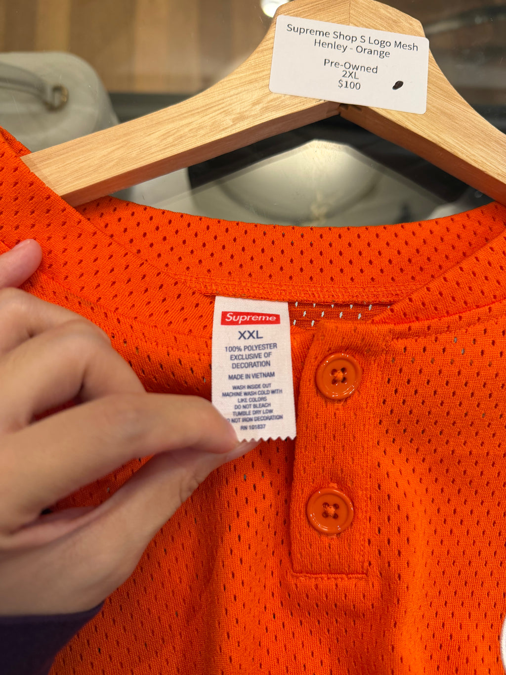 Supreme ShopS Logo Mesh
Henley