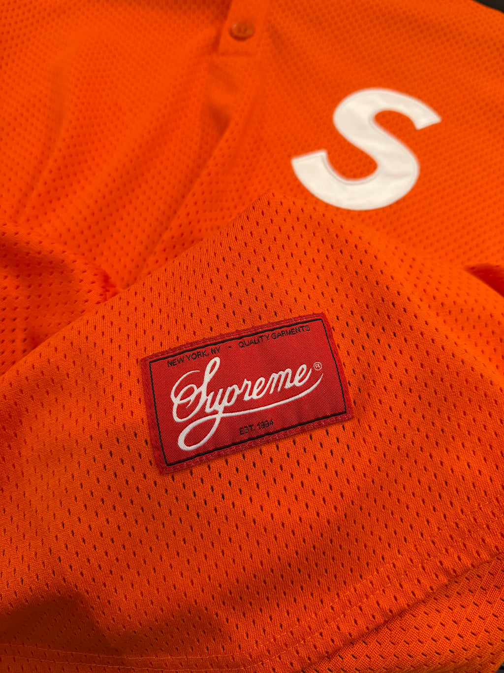 Supreme ShopS Logo Mesh
Henley
