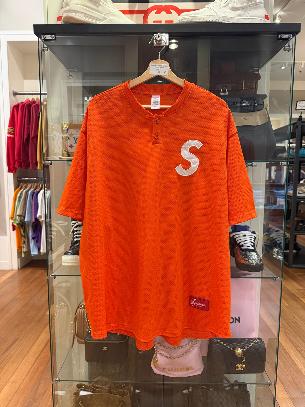 Supreme ShopS Logo Mesh
Henley