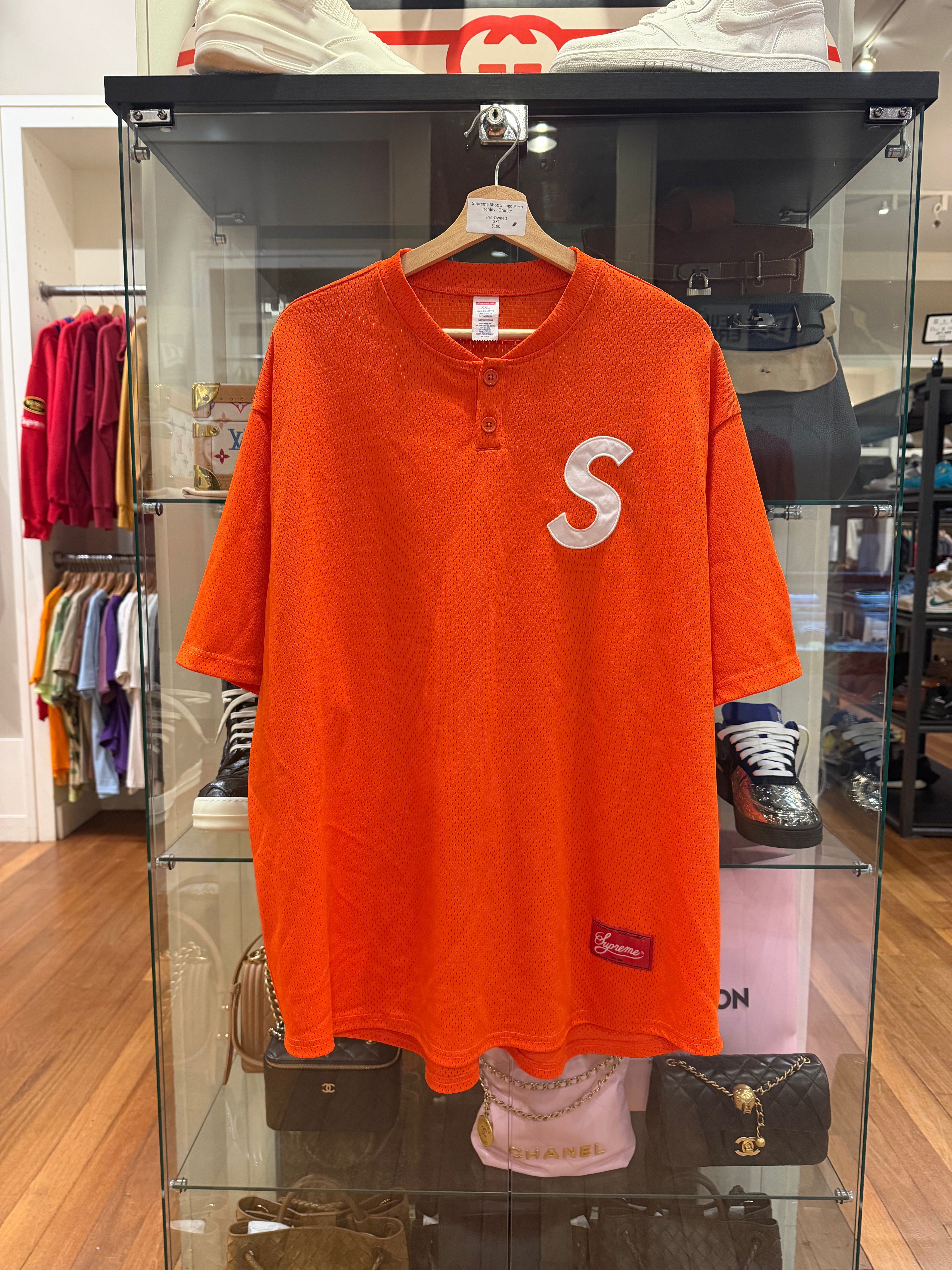 Supreme ShopS Logo Mesh
Henley