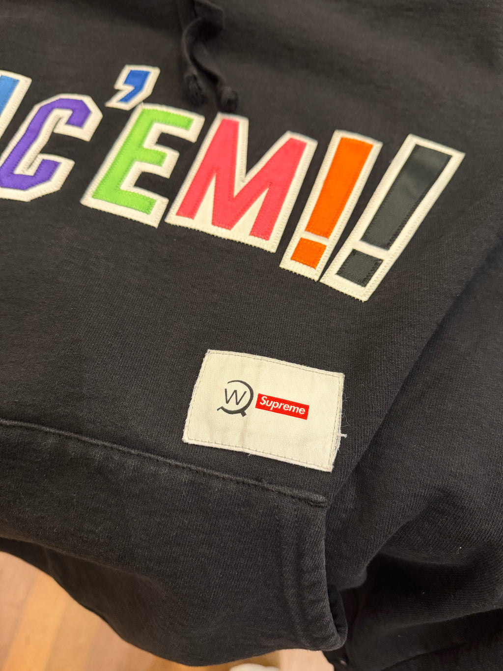 Supreme x WTAPS Sic Em
Hoodie