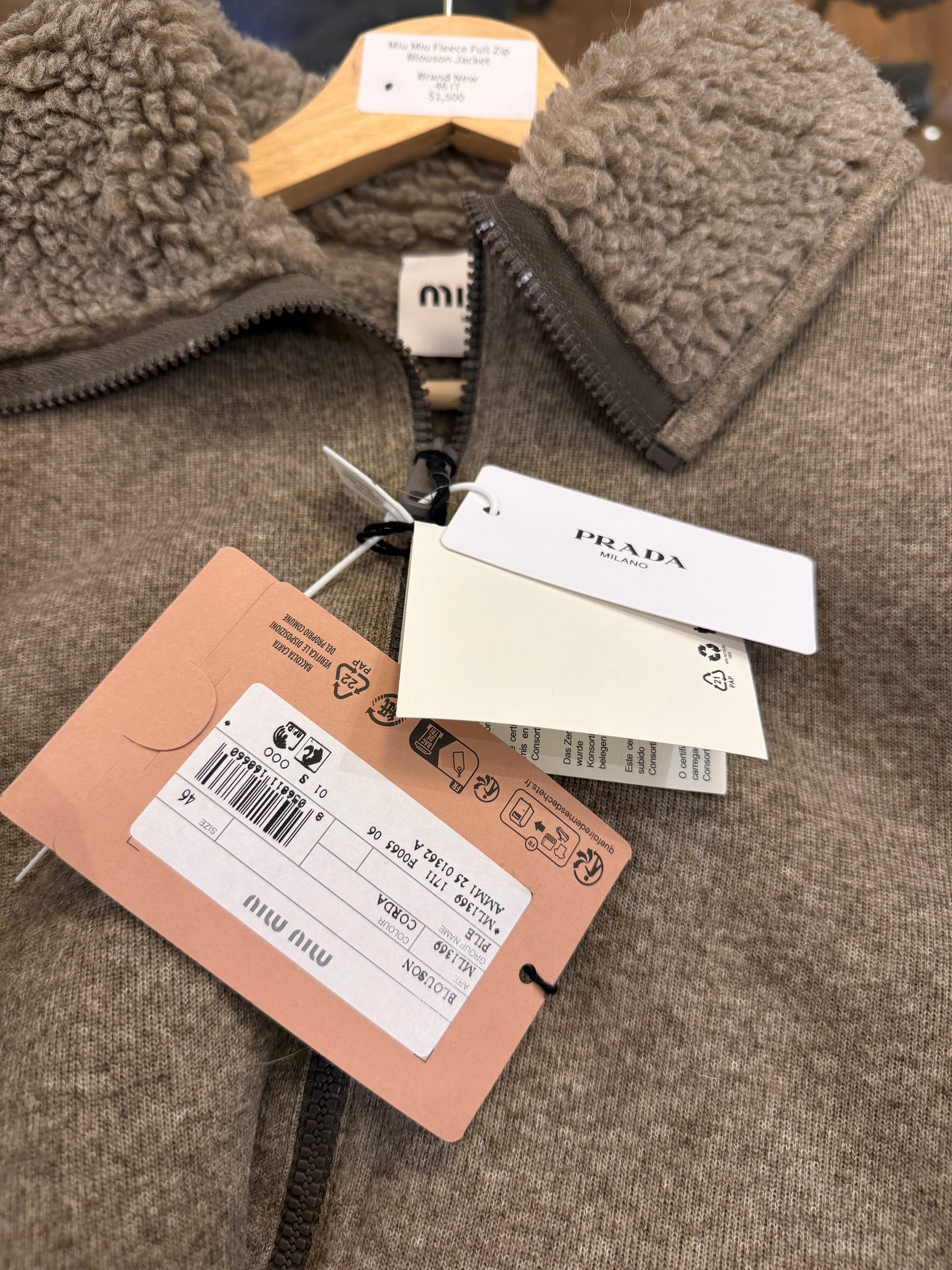 Miu Miu Fleece Full Zip
Blouson Jacket