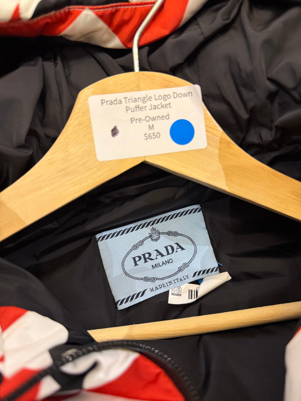 Prada Triangle Logo Down
Puffer Jacket
Pre-Owned