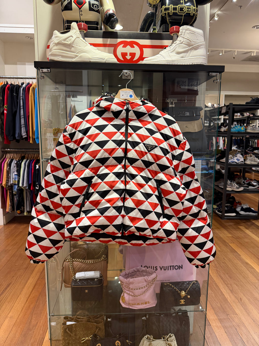 Prada Triangle Logo Down
Puffer Jacket
Pre-Owned