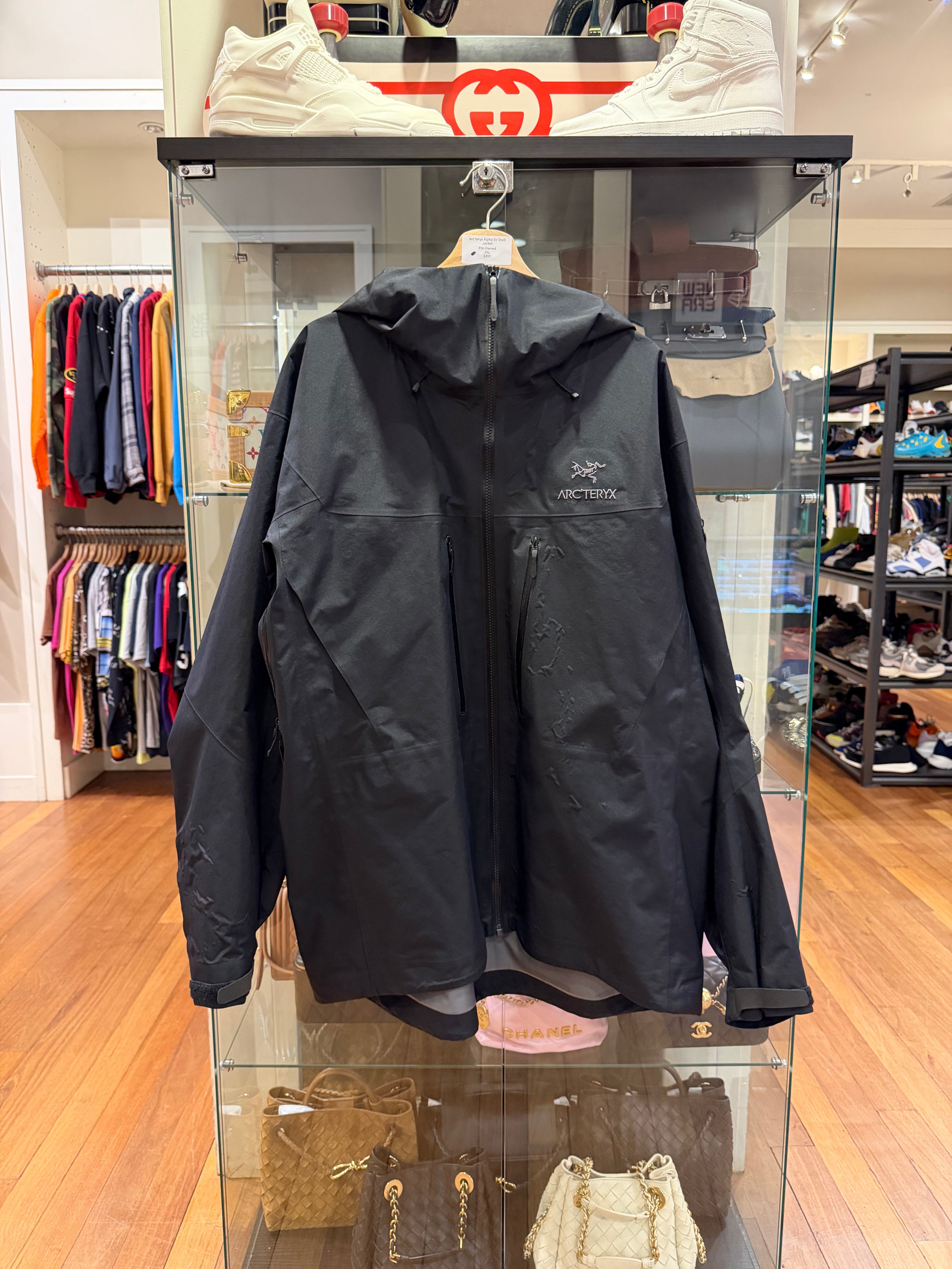 Arc'teryx Alpha SV Shell
Jacket