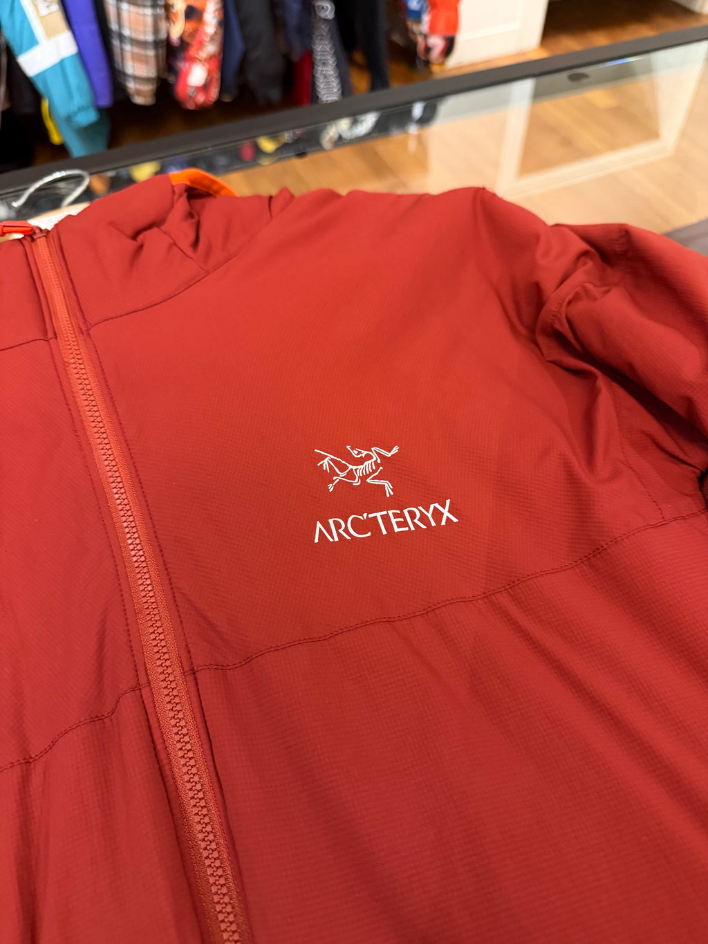 Arc'Teryx Nylon Atom LT
Windbreaker - Red