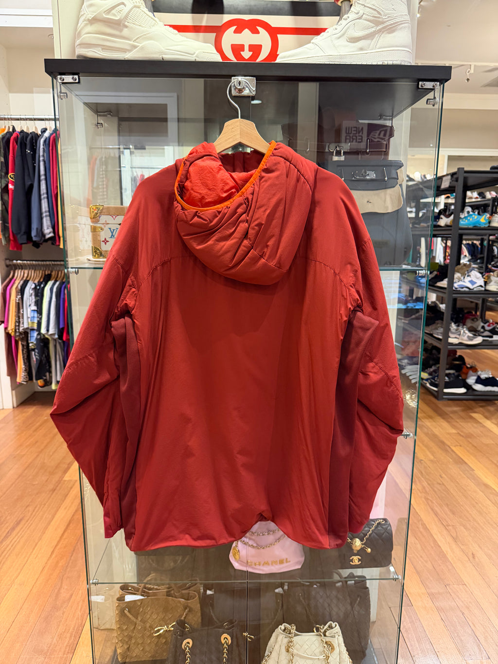 Arc'Teryx Nylon Atom LT
Windbreaker - Red