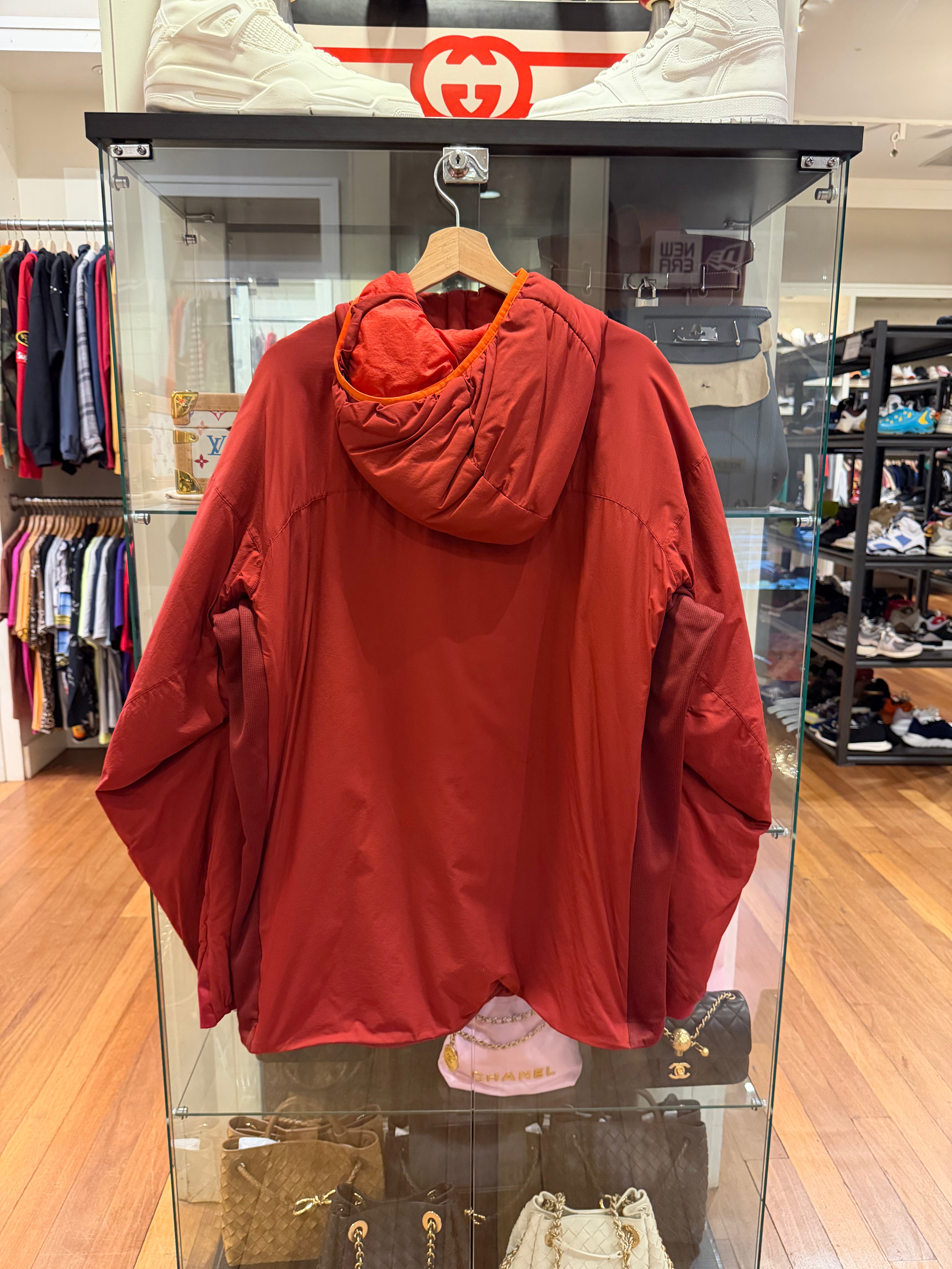 Arc'Teryx Nylon Atom LT
Windbreaker - Red