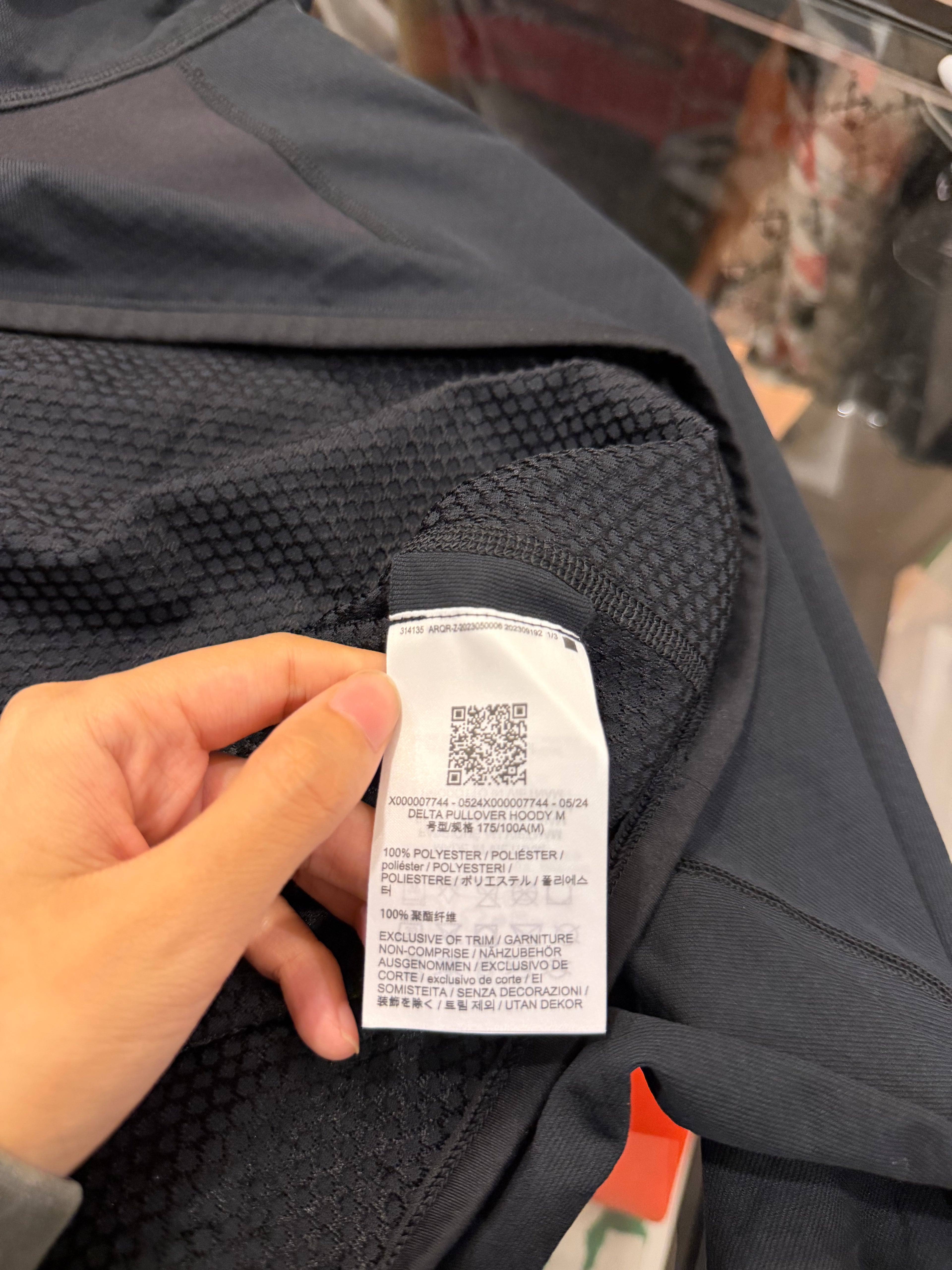 Arc'Teryx Delta Pullover
Hoodie - Black
