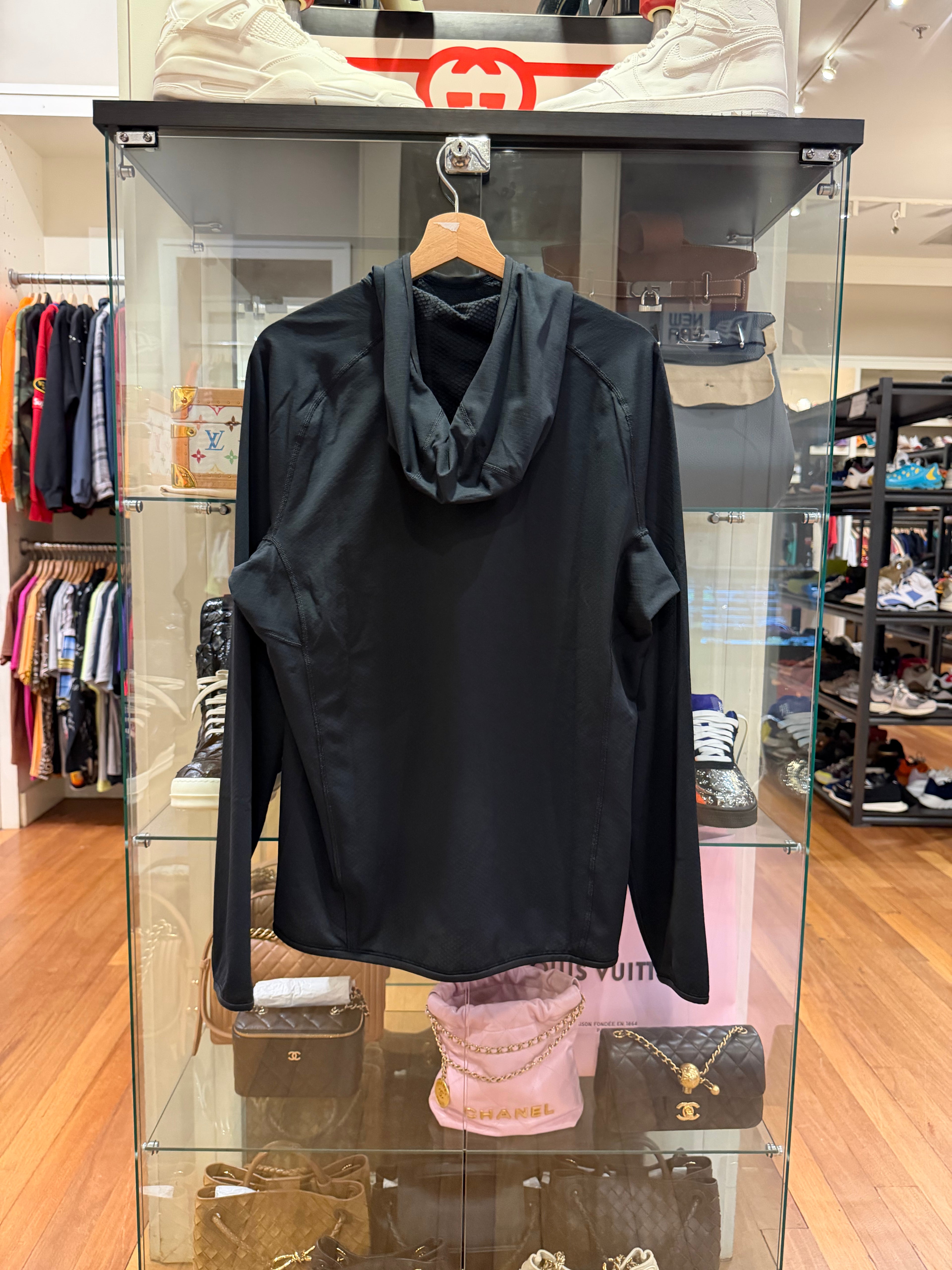 Arc'Teryx Delta Pullover
Hoodie - Black