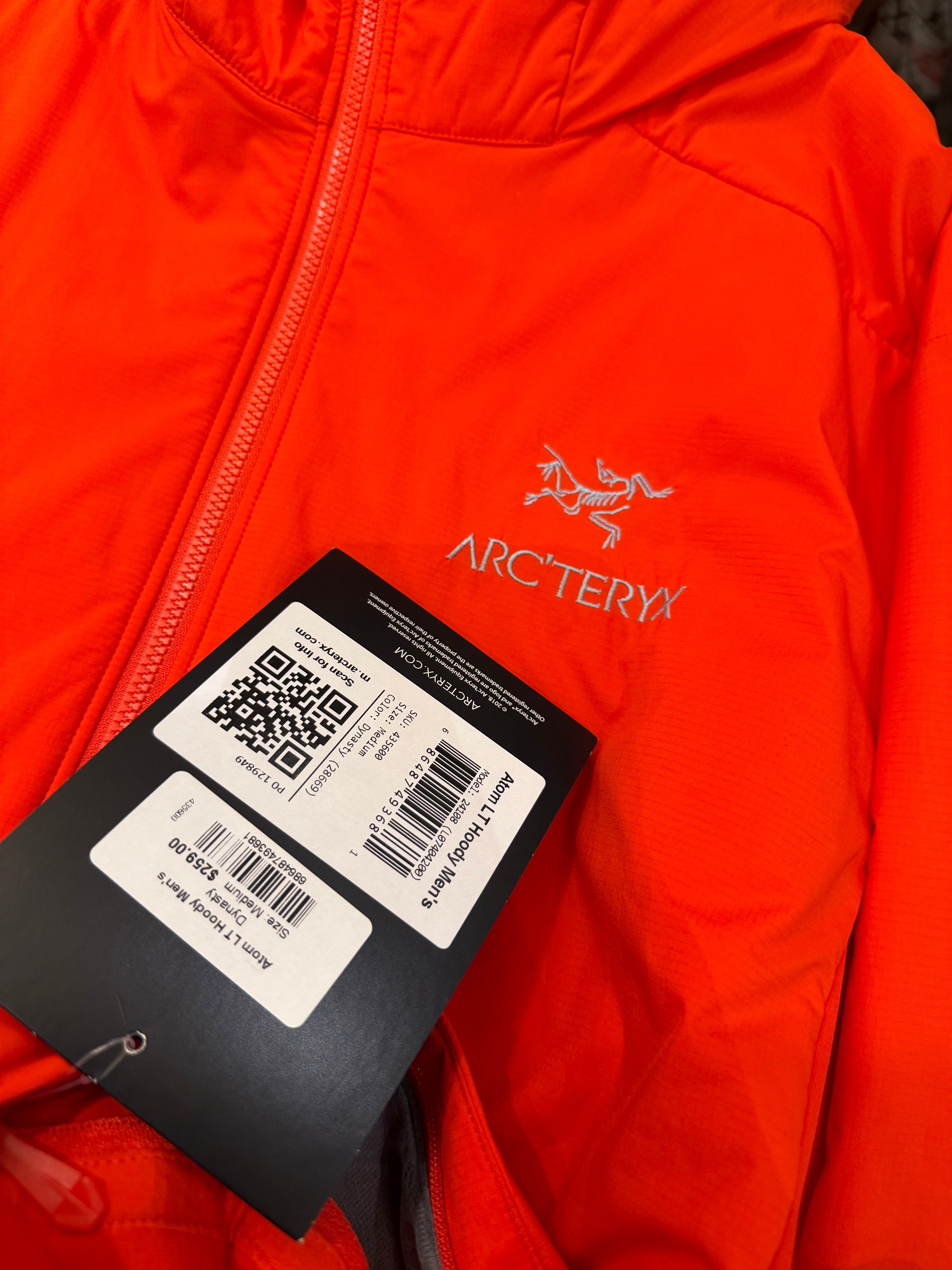 Arc' Teryx Atom Lt Hoodie -
Dynasty Red