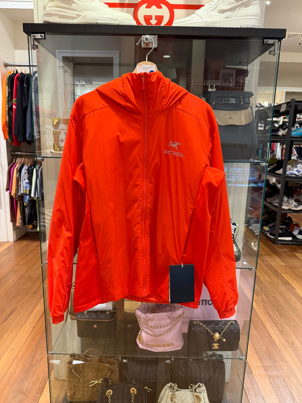 Arc' Teryx Atom Lt Hoodie -
Dynasty Red