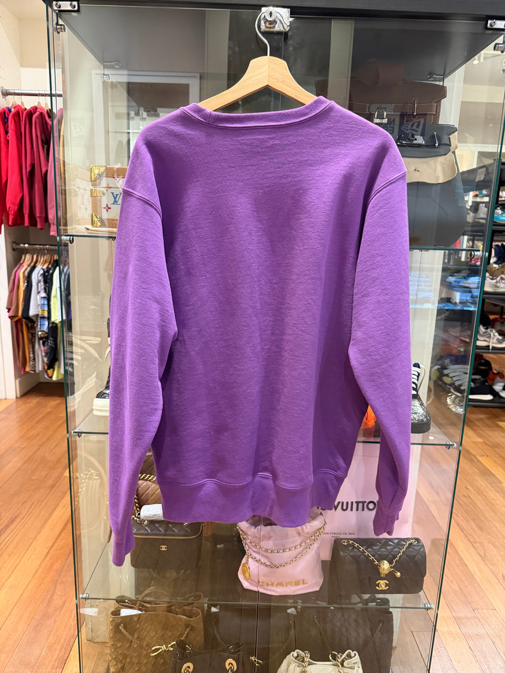 Supreme World Famous
Crewneck - Purple