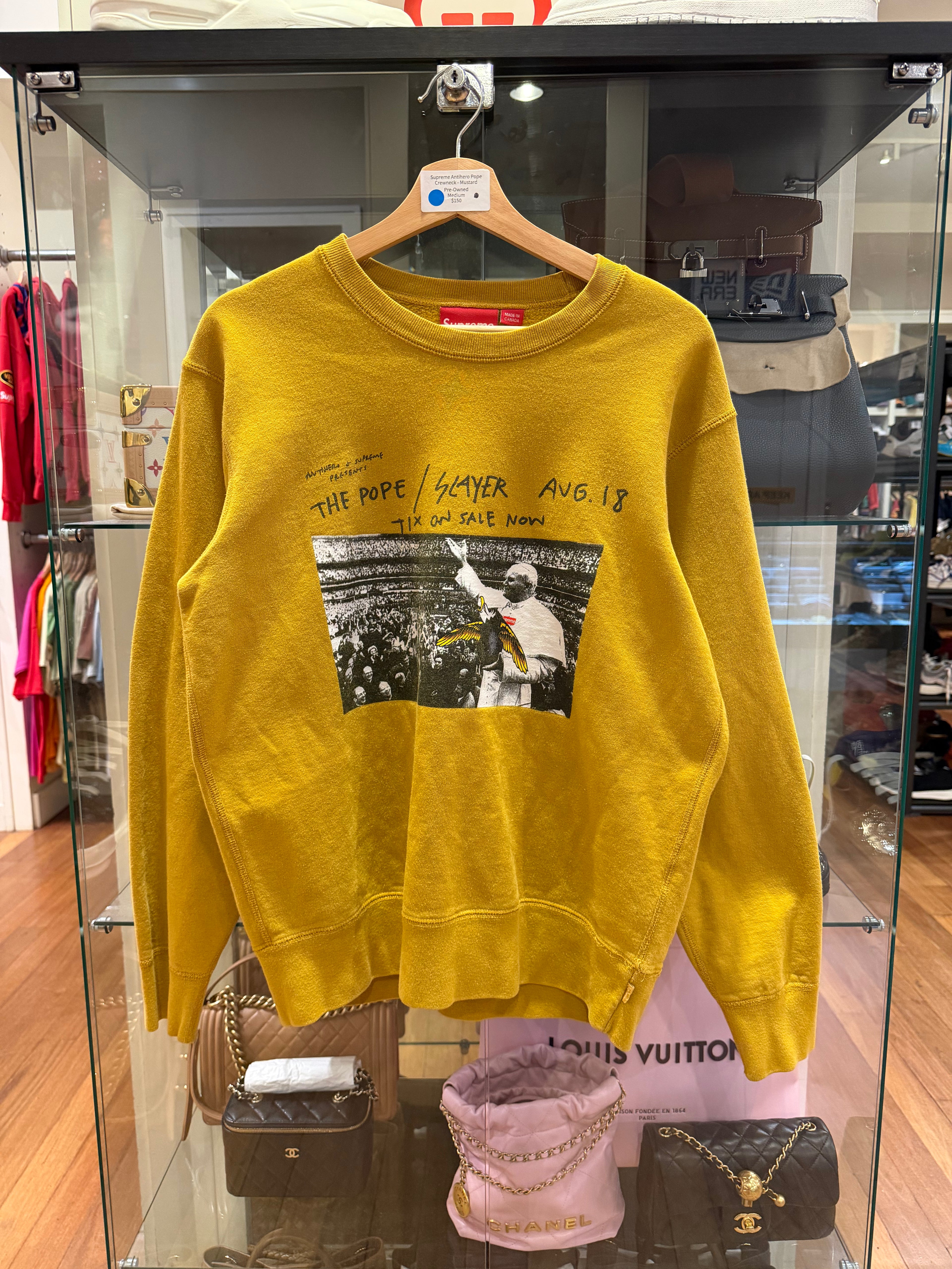Supreme Antihero Pope
Crewneck - Mustard