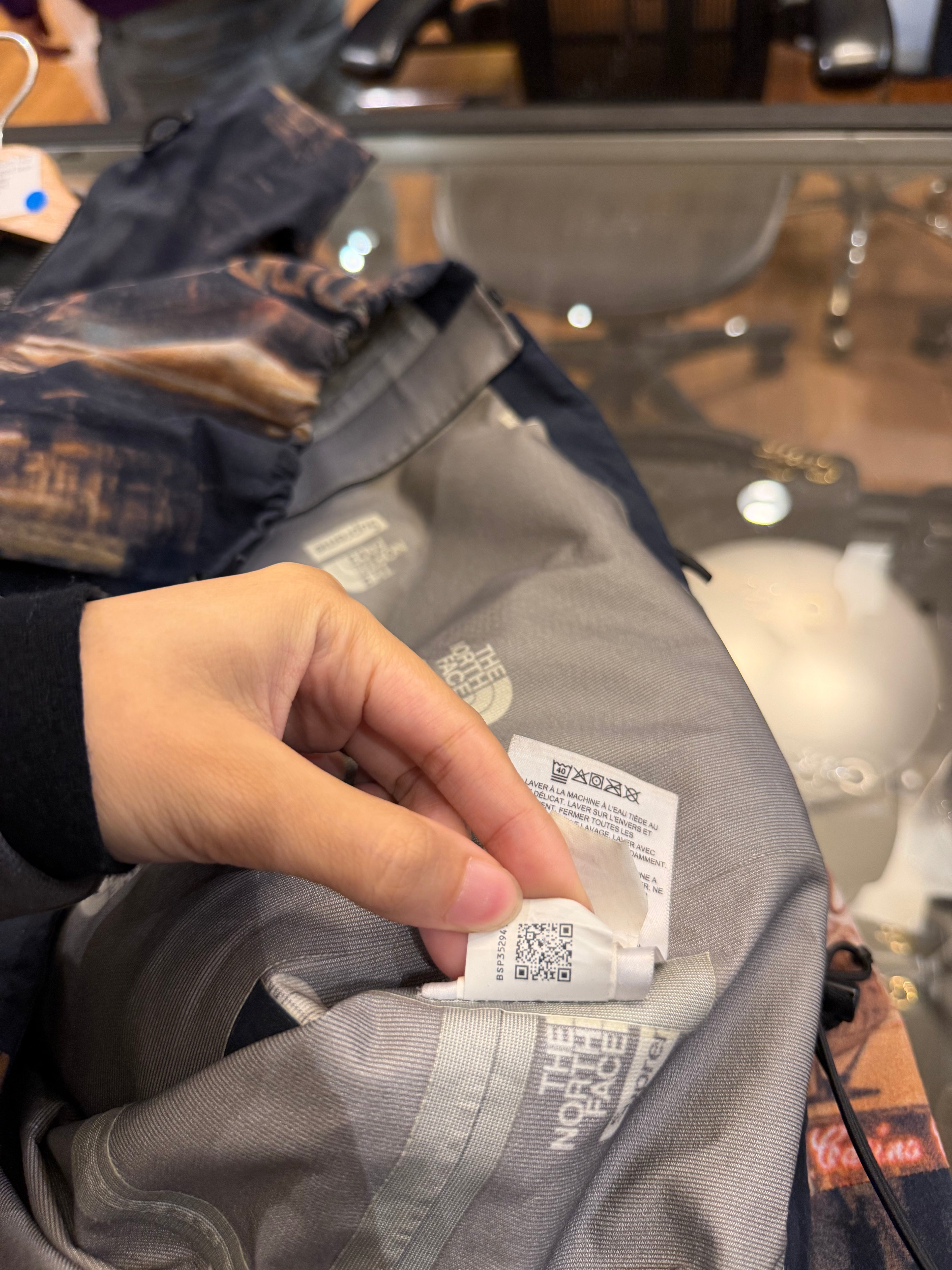 Supreme x The North Face
'Times Square' Taped Seam