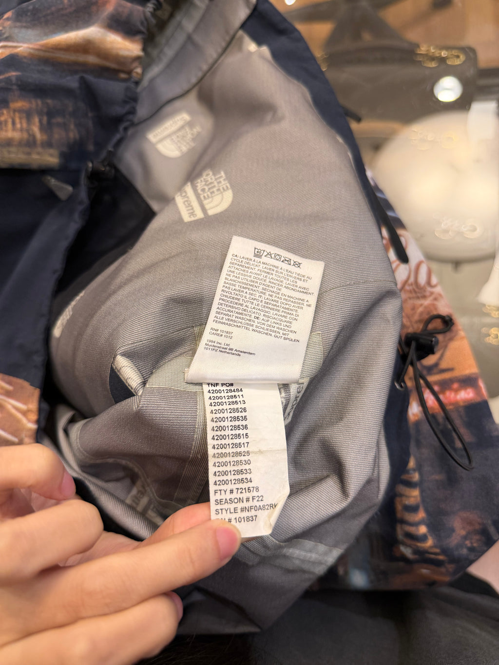 Supreme x The North Face
'Times Square' Taped Seam